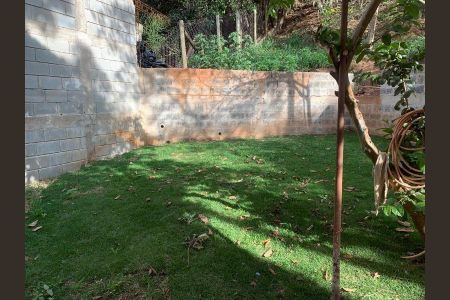 7_photo/00a698b6d3.ceff8192393c33de-ATLAS-50278500-d437-48d9-8f34-649878d61bb1.jpg de casa à venda com 3 quartos, 1200m² em Vila Maria do Carmo, Nova Lima