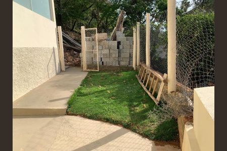 9_photo/00a698b6d3.ceff8192393c33de-ATLAS-5adf5fec-1f42-4ef5-a4d6-83b1ceb67a52.jpg de casa à venda com 3 quartos, 1200m² em Vila Maria do Carmo, Nova Lima