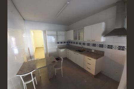 4_photo/00a69f2319.bdf1def5ceb5107f-ATLAS-151e4712-89c1-4085-a3df-cc96b688707b.jpg de casa à venda com 2 quartos, 80m² em Centro, Nova Lima