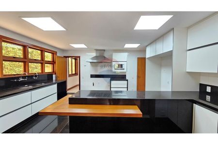 9_photo/00a69f2333.b9011c6352d0a570-ATLAS-d8cd180d-e7ff-4818-afd7-f2183aa7ae0c.jpg de casa à venda com 4 quartos, 612m² em Centro, Nova Lima