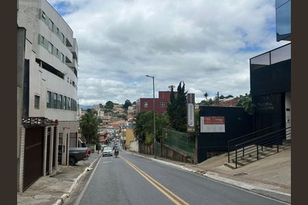 4_photo/00a69f2367.ceff8192393c33de-ATLAS-4c61b81d-130f-49e2-98d2-3906fd9c63a9.jpg de casa à venda com 4 quartos, 202m² em Rosário, Nova Lima