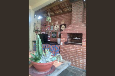 2_photo/00a69f3011.ceff8192393c33de-ATLAS-d9b937ad-2c2c-4477-a590-e5140135c7f3.jpg de casa à venda com 3 quartos, 186m² em Olaria, Nova Lima