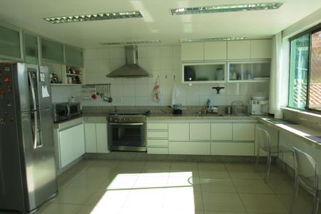 11_photo/00a69f345b.98a2f1197ddc2320-ATLAS-4b3a7926-2aee-45d7-b4aa-c54a98d8c7ac.jpg de casa à venda com 3 quartos, 300m² em Cariocas, Nova Lima