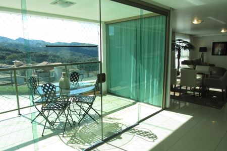 21_photo/00a69f345b.98a2f1197ddc2320-ATLAS-dd36b11e-80fb-43c1-ae85-34d8edea966d.jpg de casa à venda com 3 quartos, 300m² em Cariocas, Nova Lima