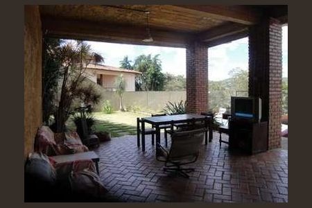 2_photo/00a69f3979.a9ad82c0a29b9a19-ATLAS-169ab673-abf2-4189-9705-d443bd5c00f5.jpg de casa à venda com 4 quartos, 582m² em Alto das Quintas, Nova Lima