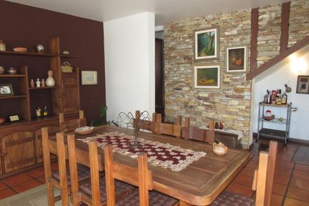 8_photo/00a69f3981.a9fe67ee86852afe-ATLAS-03c0402a-6cbe-47ff-80d0-2db6aab178cd.jpg de casa à venda com 4 quartos, 300m² em Quintas II, Nova Lima