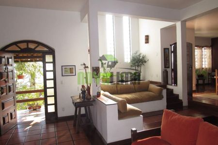 10_photo/00a69f3981.a9fe67ee86852afe-ATLAS-45d24983-ffe0-4363-800e-056bee42c04a.jpg de casa à venda com 4 quartos, 300m² em Quintas II, Nova Lima