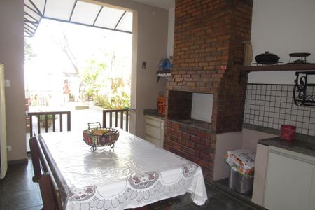 32_photo/00a69f3981.a9fe67ee86852afe-ATLAS-8fb6df02-a165-4e38-a344-63e0f5c4b819.jpg de casa à venda com 4 quartos, 300m² em Quintas II, Nova Lima