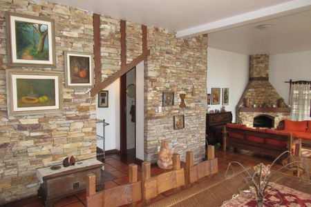 6_photo/00a69f3981.a9fe67ee86852afe-ATLAS-919ec080-0fb6-499d-b357-6e35e698600b.jpg de casa à venda com 4 quartos, 300m² em Quintas II, Nova Lima