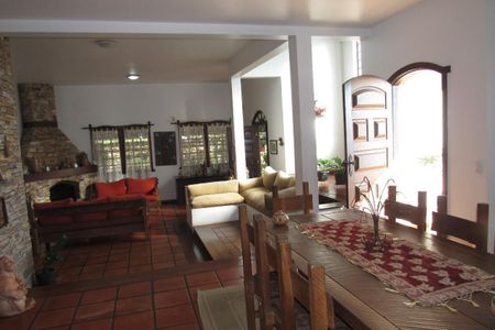 9_photo/00a69f3981.a9fe67ee86852afe-ATLAS-a8997e59-388c-4a45-91f1-fe11facf5202.jpg de casa à venda com 4 quartos, 300m² em Quintas II, Nova Lima