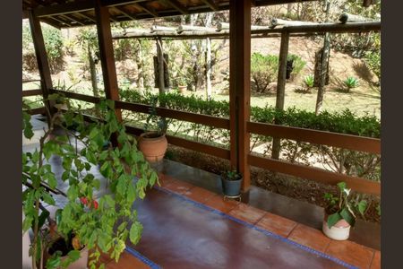 37_photo/00a69f3981.a9fe67ee86852afe-ATLAS-eb53b263-023b-43e1-a418-7b74a8e81777.jpg de casa à venda com 4 quartos, 300m² em Quintas II, Nova Lima