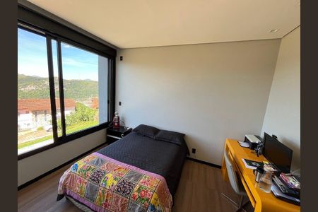 3_photo/00a69f3a03.ceff8192393c33de-ATLAS-327406f5-c6dd-46bf-bdef-372c426cbc8f.jpg de casa à venda com 3 quartos, 280m² em Quintas, Nova Lima