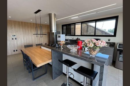 5_photo/00a69f3a03.ceff8192393c33de-ATLAS-47215e51-311d-4aec-a0c4-b293e8590c80.jpg de casa à venda com 3 quartos, 280m² em Quintas, Nova Lima