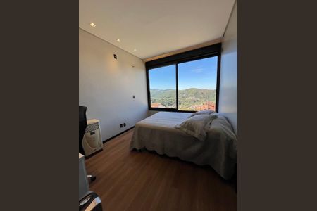 10_photo/00a69f3a03.ceff8192393c33de-ATLAS-a207d3ce-26ea-4cd4-8f1b-a30ff6f00ded.jpg de casa à venda com 3 quartos, 280m² em Quintas, Nova Lima