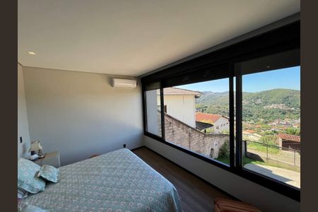 4_photo/00a69f3a03.ceff8192393c33de-ATLAS-ead341f1-59a8-4ffb-a2a1-9b975934f843.jpg de casa à venda com 3 quartos, 280m² em Quintas, Nova Lima