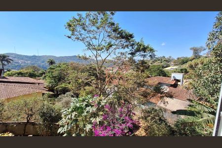 10_photo/00a69f3ae7.a653025800d65953-ATLAS-35c6ea92-8ea0-47fd-826a-b4b6a194f0ec.jpg de casa à venda com 3 quartos, 383m² em Quintas, Nova Lima