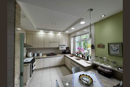 12_photo/00a69f3af7.8a734c1c2a3b006e-ATLAS-0a683b4b-53f0-4f0d-a99b-68ce5c16b929.jpg de casa à venda com 3 quartos, 388m² em Quintas, Nova Lima