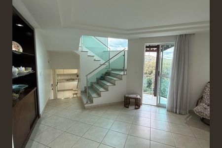 4_photo/00a69f3af7.8a734c1c2a3b006e-ATLAS-0d4fa0e1-25f9-4e51-94dd-b20eaa3ac2e9.jpg de casa à venda com 3 quartos, 383m² em Quintas, Nova Lima