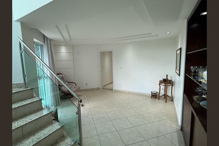 8_photo/00a69f3af7.8a734c1c2a3b006e-ATLAS-290bc3a9-4d0b-4cd1-b8d4-47fb5d425b4a.jpg de casa à venda com 3 quartos, 383m² em Quintas, Nova Lima