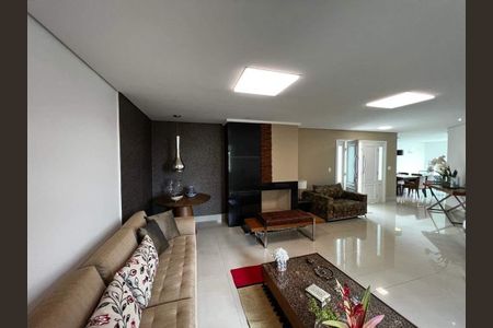 9_photo/00a69f3af7.8a734c1c2a3b006e-ATLAS-39cf5479-736e-49a1-b492-bfe620efe4cf.jpg de casa à venda com 3 quartos, 388m² em Quintas, Nova Lima