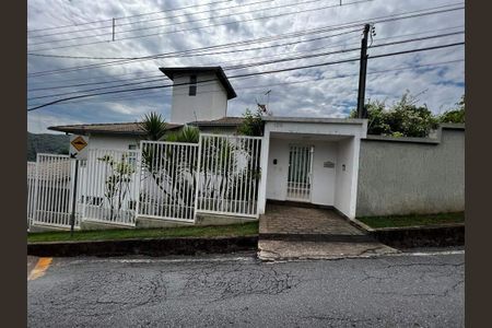 7_photo/00a69f3af7.8a734c1c2a3b006e-ATLAS-496767c1-c1b0-47e1-b483-06bdebd3cac3.jpg de casa à venda com 3 quartos, 388m² em Quintas, Nova Lima