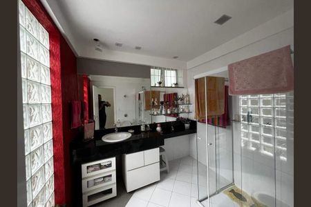 8_photo/00a69f3af7.8a734c1c2a3b006e-ATLAS-4b167c21-45f4-45c4-b28d-037f28c6d258.jpg de casa à venda com 3 quartos, 388m² em Quintas, Nova Lima