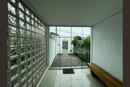 2_photo/00a69f3af7.8a734c1c2a3b006e-ATLAS-700665bf-ce04-422a-b11f-21a95fc8d3cf.jpg de casa à venda com 3 quartos, 388m² em Quintas, Nova Lima