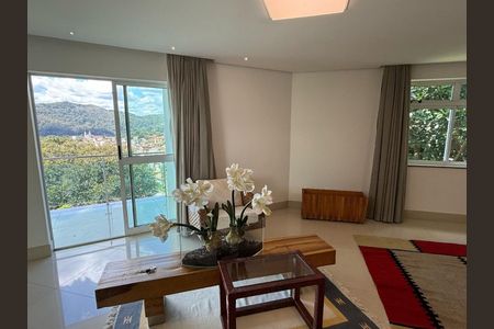 2_photo/00a69f3af7.8a734c1c2a3b006e-ATLAS-73ade241-ce13-4836-882f-06659c5c5268.jpg de casa à venda com 3 quartos, 383m² em Quintas, Nova Lima