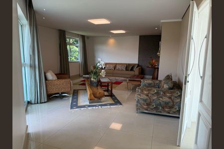 5_photo/00a69f3af7.8a734c1c2a3b006e-ATLAS-ab789f96-1053-422f-a46a-04a4796980ce.jpg de casa à venda com 3 quartos, 383m² em Quintas, Nova Lima