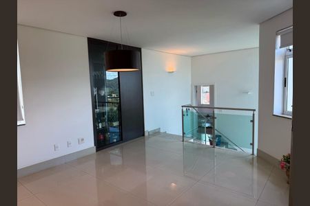 18_photo/00a69f3af7.8a734c1c2a3b006e-ATLAS-b71e3e68-1c3c-4a4c-bd10-a0e924a63608.jpg de casa à venda com 3 quartos, 383m² em Quintas, Nova Lima