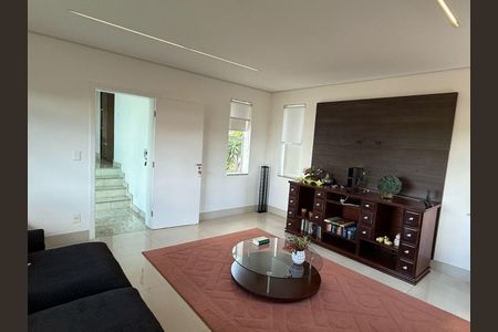 35_photo/00a69f3af7.8a734c1c2a3b006e-ATLAS-f3b4d714-334b-447b-995a-9e4658e208f8.jpg de casa à venda com 3 quartos, 383m² em Quintas, Nova Lima