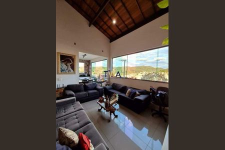 12_photo/00a69f3b15.5a85c5bdfef41cf9-ATLAS-0b0f8c32-7232-4213-957f-6438202d9ba0.jpg de casa à venda com 6 quartos, 400m² em Quintas, Nova Lima