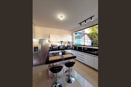 5_photo/00a69f3b15.5a85c5bdfef41cf9-ATLAS-89513eaa-99d3-4cf2-aab0-8139afb55a98.jpg de casa à venda com 6 quartos, 400m² em Quintas, Nova Lima