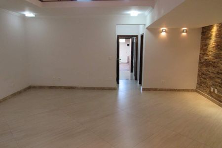 2_photo/00a69f3b4f.131c711fc740dfc3-ATLAS-583f4c4f-2581-4bb7-94d6-e461f2cc9737.jpg de casa à venda com 3 quartos, 250m² em Quintas, Nova Lima