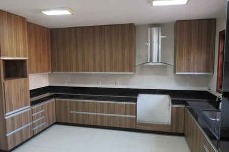 6_photo/00a69f3b4f.131c711fc740dfc3-ATLAS-6a55aec6-486d-4cc9-a76e-2f842be66d94.jpg de casa à venda com 3 quartos, 250m² em Quintas, Nova Lima