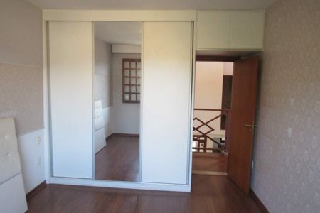 22_photo/00a69f3b4f.131c711fc740dfc3-ATLAS-aaadddc8-01ac-4d36-895d-db33c6cfa024.jpg de casa à venda com 3 quartos, 250m² em Quintas, Nova Lima