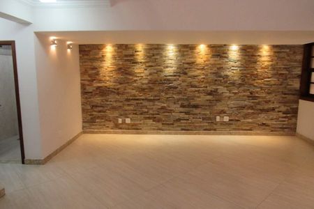 3_photo/00a69f3b4f.131c711fc740dfc3-ATLAS-e9d80f1e-c6a2-4acb-ab53-0831f8eaa1f8.jpg de casa à venda com 3 quartos, 250m² em Quintas, Nova Lima