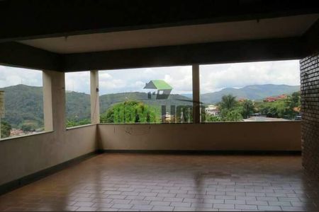 8_photo/00a69f3be7.437e93a170927d21-ATLAS-e92fd1a0-8af3-41d4-8cbe-17df4231b860.jpg de casa à venda com 4 quartos, 400m² em Quintas, Nova Lima
