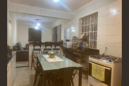 5_photo/00a69f3e9b.50bf5329f2c9fa68-ATLAS-c67b7ded-1c0b-49ce-8d17-dccce4fe36d1.jpg de casa à venda com 2 quartos, 130m² em Bom Jardim, Nova Lima