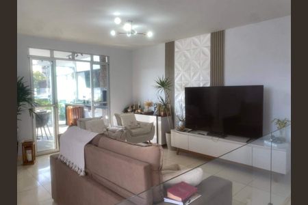 17_photo/00a69f4373.ec45c5915be217bb-ATLAS-c2b8a85e-6a53-4c37-b645-e44632e6ef4d.jpg de casa à venda com 2 quartos, 121m² em Padre Osvaldo B Pena, Nova Lima