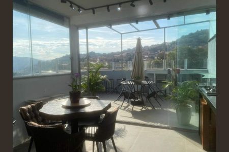 25_photo/00a69f4373.ec45c5915be217bb-ATLAS-e820bb0b-9b64-48eb-82a2-ffbca867491a.jpg de casa à venda com 2 quartos, 121m² em Padre Osvaldo B Pena, Nova Lima