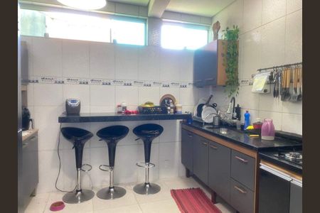 6_photo/00a69f474f.e5e499f754dcb976-ATLAS-3228f716-e409-4eb3-b3da-059cdd02efe8.jpg de casa à venda com 2 quartos, 180m² em Cristais, Nova Lima