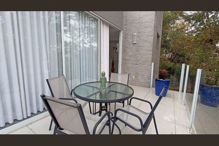 10_photo/00a69f491f.2008f600ea595daf-ATLAS-ab4ff774-203c-4e7a-b041-ca1502153010.jpg de casa à venda com 3 quartos, 223m² em Chácara Silveira Ramos, Nova Lima