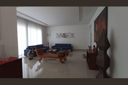 5_photo/00a69f491f.2008f600ea595daf-ATLAS-b5699f71-40d1-4bb5-9b4c-024f849c822c.jpg de casa à venda com 3 quartos, 223m² em Chácara Silveira Ramos, Nova Lima