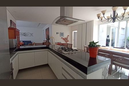 6_photo/00a69f491f.2008f600ea595daf-ATLAS-bb75d541-67c7-48d5-b566-708aa1f3488a.jpg de casa à venda com 3 quartos, 223m² em Chácara Silveira Ramos, Nova Lima