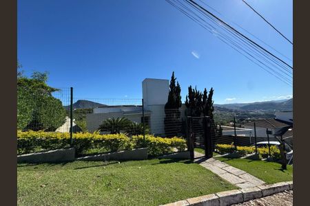 5_photo/00a6a1e075.f049d60be2a601bd-ATLAS-224de421-8a0f-4f73-a132-0c81b04b2e92.jpg de casa à venda com 3 quartos, 340m² em Vila do Ouro, Nova Lima