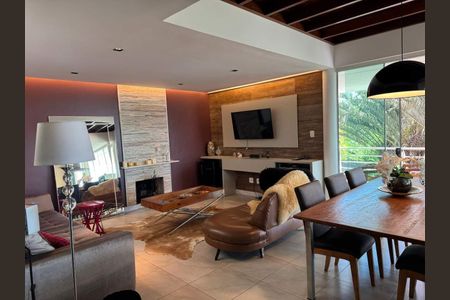 11_photo/00a6a1e075.f049d60be2a601bd-ATLAS-a76ccece-a137-476f-b9e4-cd42159370fe.jpg de casa à venda com 3 quartos, 340m² em Vila do Ouro, Nova Lima