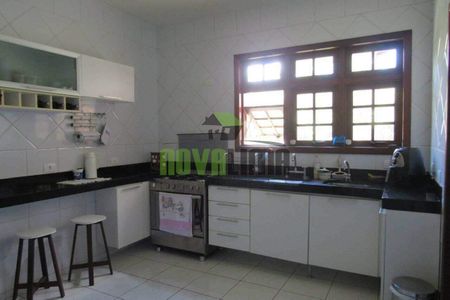 2_photo/00a6a1e159.eda30562fec2c246-ATLAS-f8a59a33-ed78-4715-b677-30edc88e77b5.jpg de casa à venda com 4 quartos, 320m² em Arvoredo, Nova Lima
