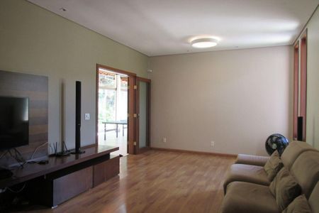 12_photo/00a6a1e159.eda30562fec2c246-ATLAS-f8aacc95-118f-4e67-b1a7-57765557d687.jpg de casa à venda com 3 quartos, 320m² em Arvoredo, Nova Lima