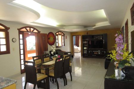 4_photo/00a6a1f98f.d55b36f64ebf45c1-ATLAS-120970fb-3e0a-4ee4-b49c-81e377d77b25.jpg de casa à venda com 3 quartos, 200m² em Arvoredo, Nova Lima